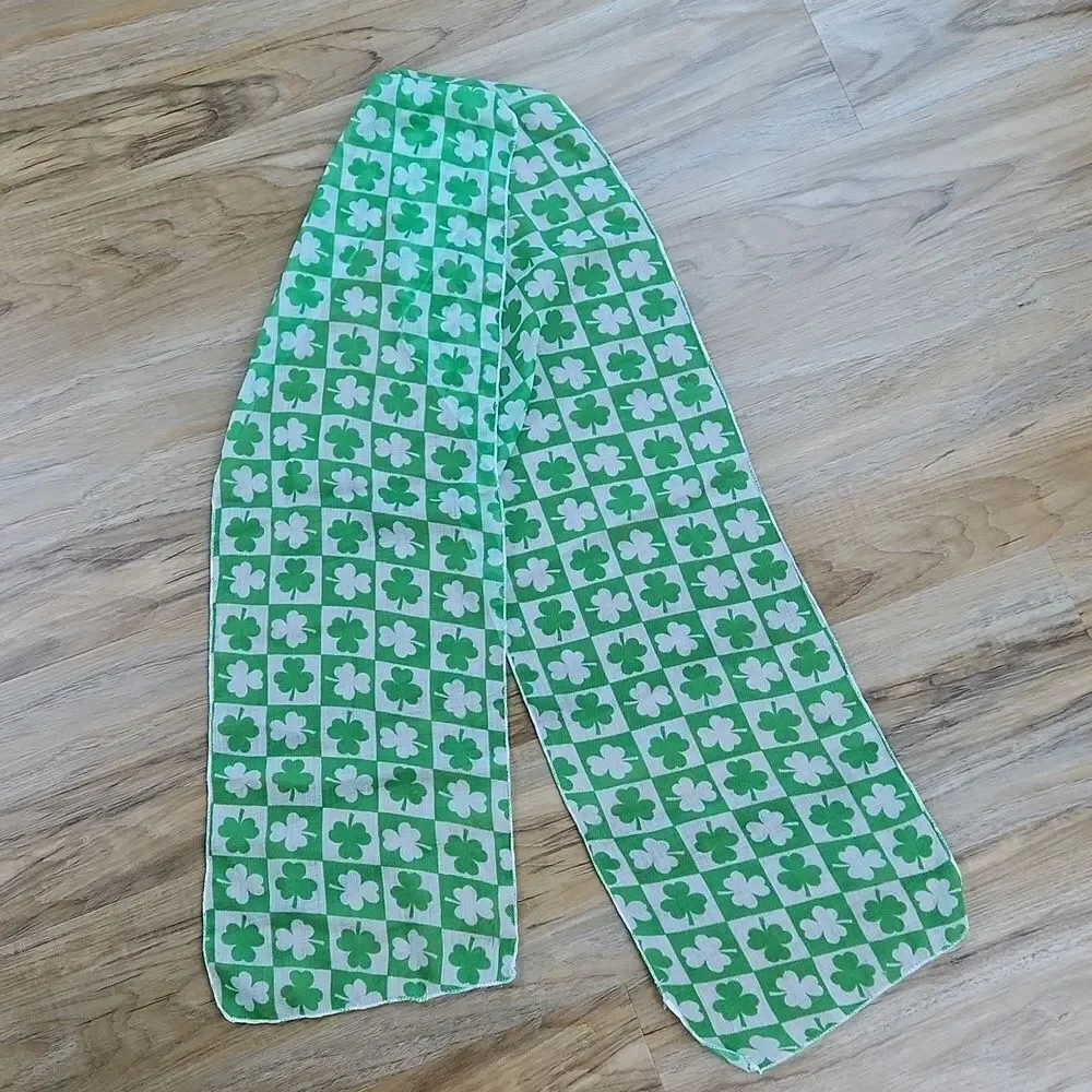 🔺️Green & White Four Leaf Clover Lightweight Scarf